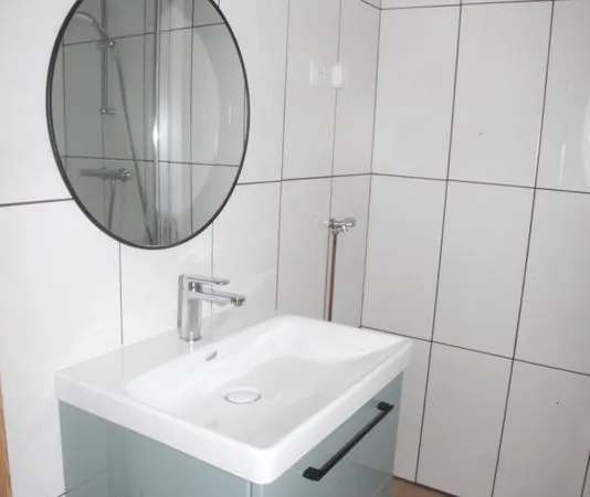 Loue T2+garage avec 2 places