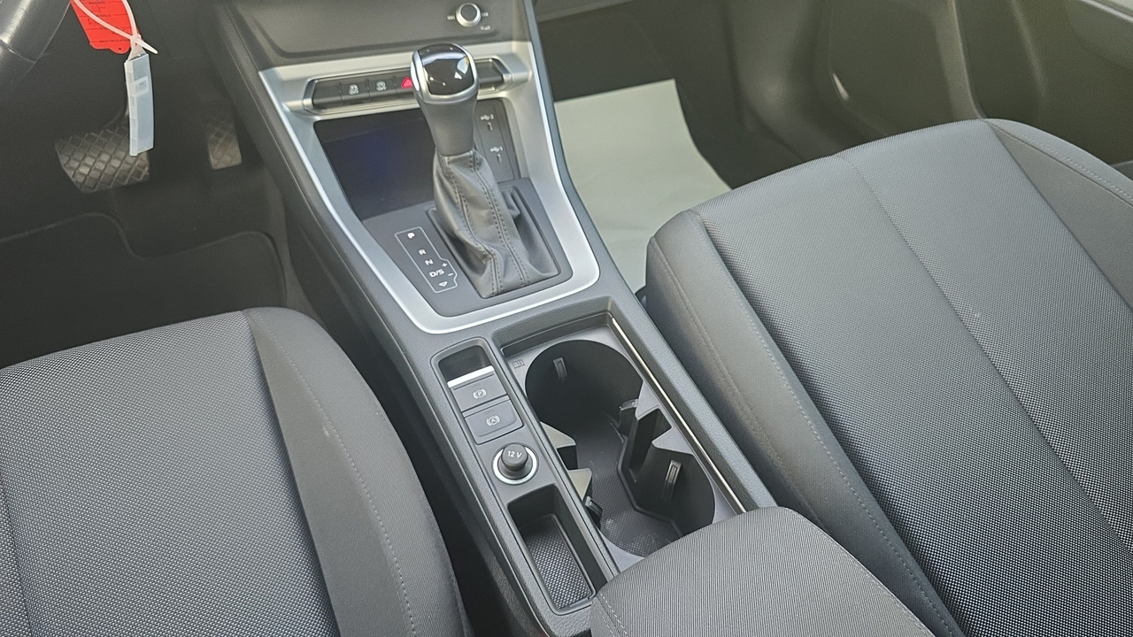 Audi Q3 35 TDI 150 ch S tronic 7 — photo 19