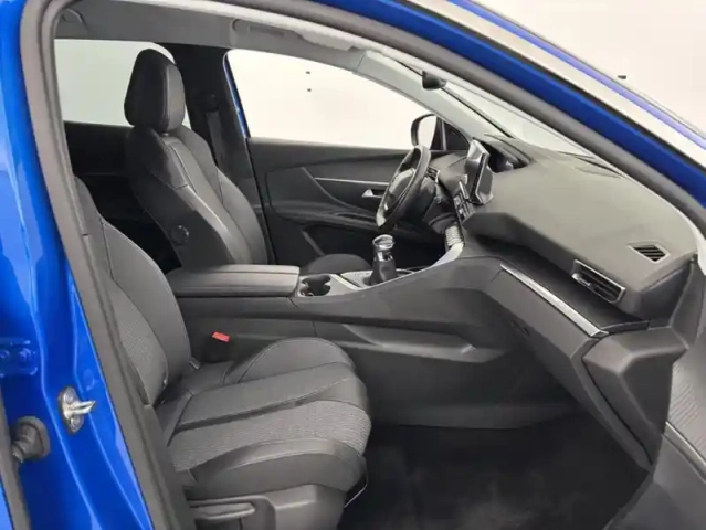 Peugeot 3008 1.5 bluehdi 130ch allure — photo 30