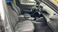 Peugeot 2008 1.2 PureTech 130ch S&S GT EAT8 — photo 15