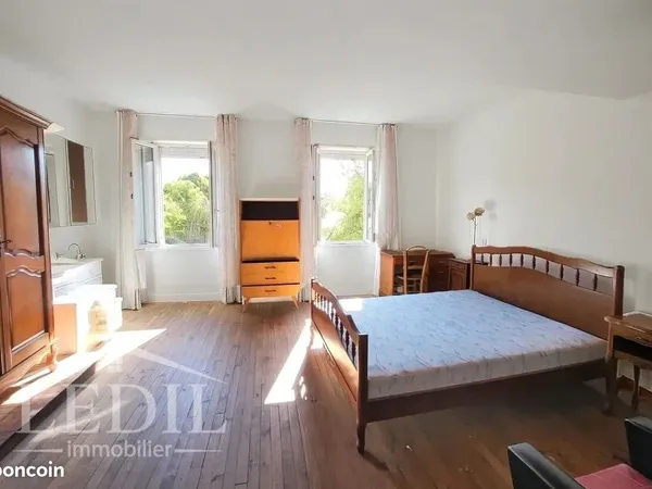 Maison 3 pièces 130 m²