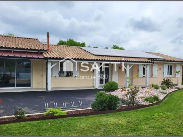 Maison 5 chambres sur beau terrain clos de 1045m²