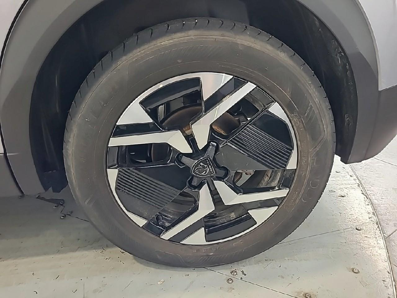 Peugeot 2008 electrique 156 ch 54 kwh gt — photo 16