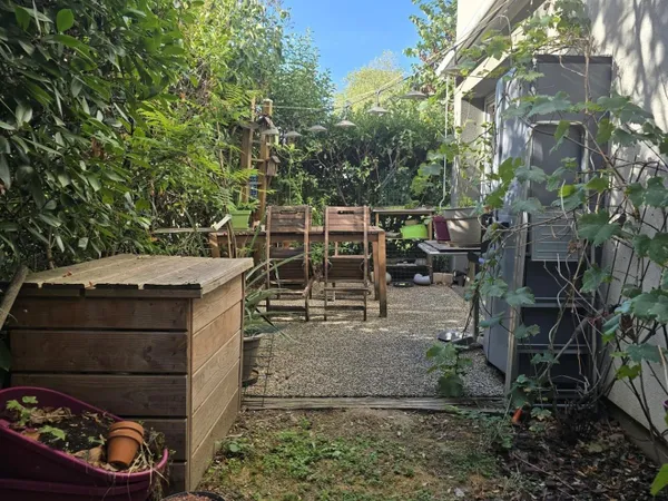 Appartement T4 de 84m2 rez-de-jardin - 250 000 €.