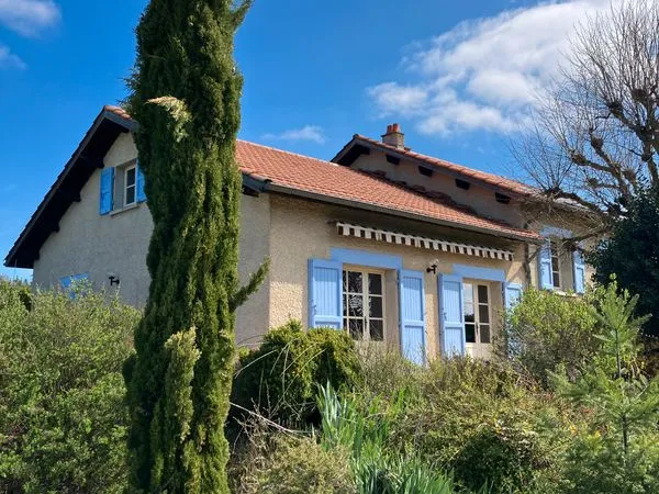 Maison individuelle 113 m² - Terrain 2 860 m² constructible - Vue dominante
