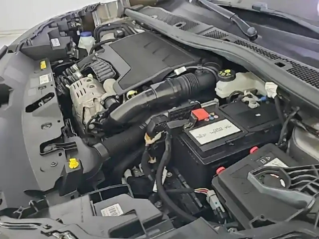 Peugeot 2008 puretech 130 s&amp;s eat8 — photo 37