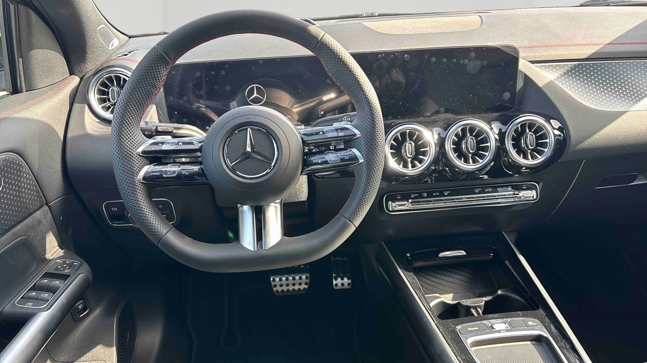 Mercedes EQA 300 4Matic — photo 9