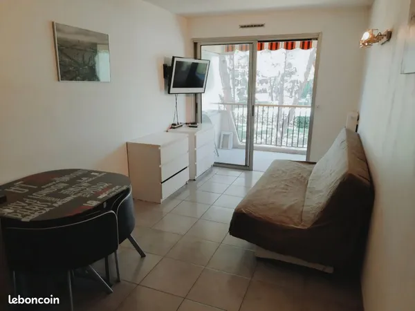 Studio meublé dispo septembre à juin