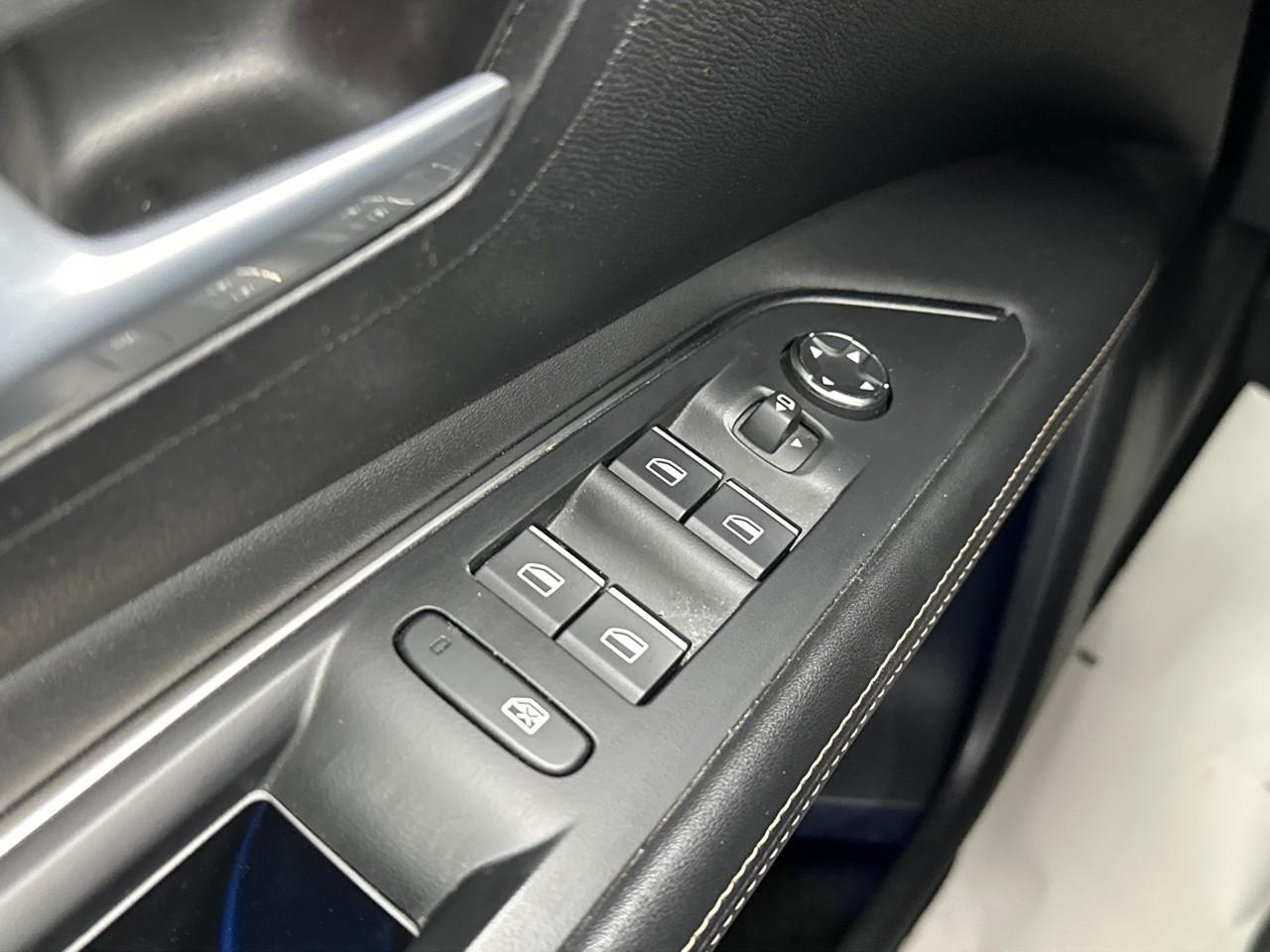 Peugeot 3008 hybrid 225 e-eat8 gt pack — photo 15