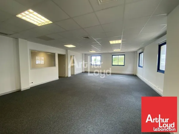Bureaux 95 m² JAUNAY CLAN