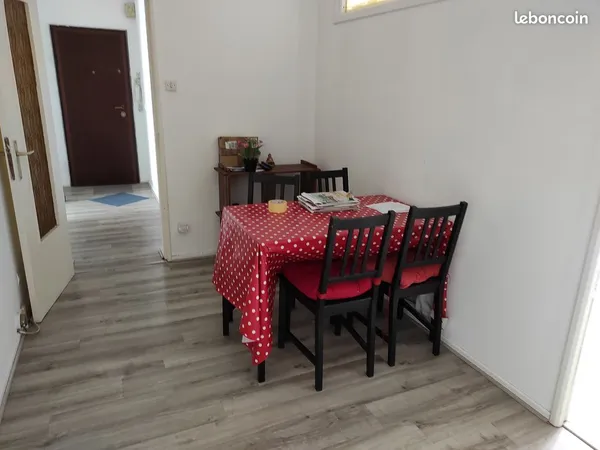 Chambre meublée étudiante - Esplanade CC