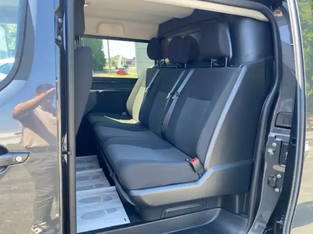 Opel Vivaro fourgon fg xl 2.0 bluehdi 145ch s&amp;s cabine approfondie fixe eat8 — photo 9