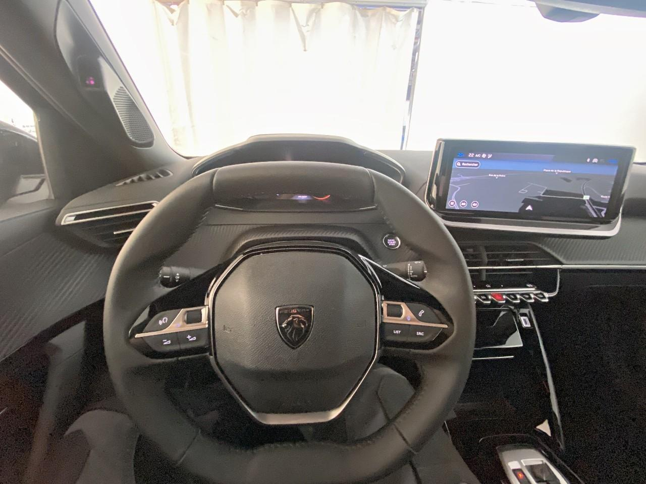 Peugeot 2008 hybrid 145 ch e-dcs6 allure — photo 12