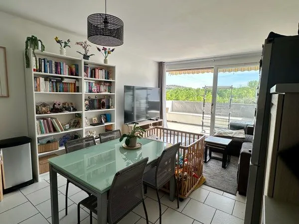 T3 avec terrasse + piscine + parking à Ruoms☀️