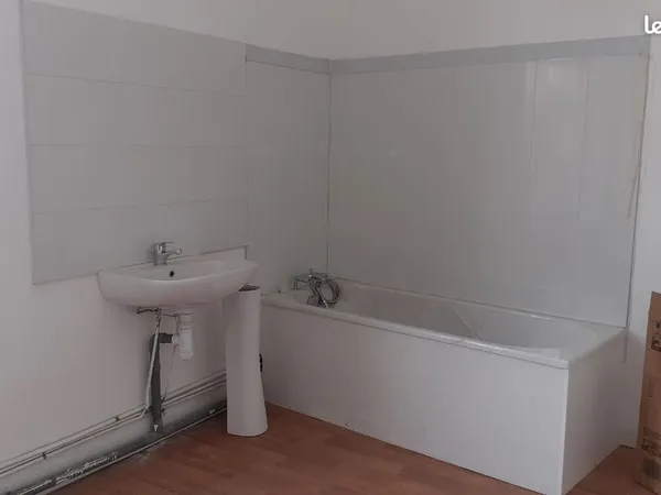 Loue maison 4 chambres pour 6 mois