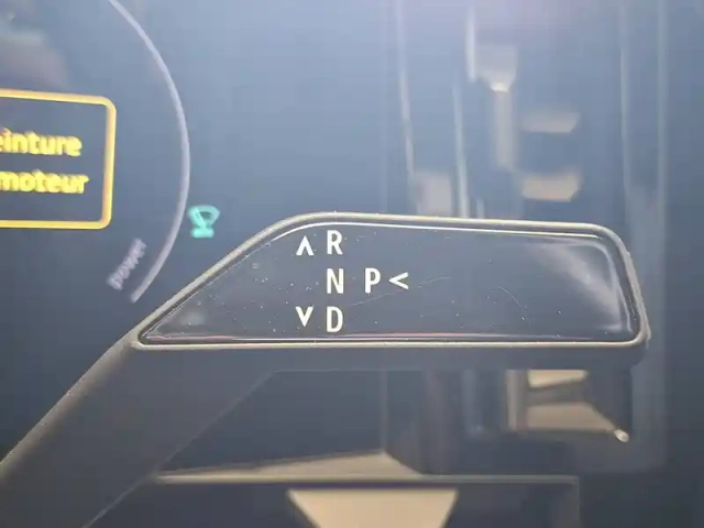 Renault Megane e-tech ev60 130ch super charge — photo 40