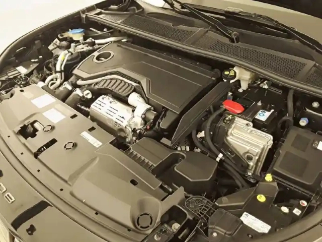 Peugeot 308 sw hybrid 145 e-dcs6 — photo 40