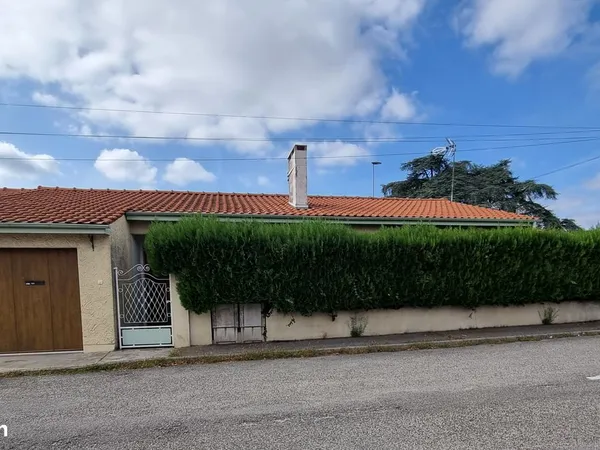 Maison Mours St Eusebe