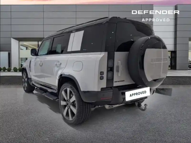 Land Rover Defender 110 2.0 p300e phev x-dynamic hse — photo 3