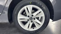 Volkswagen Golf 1.5 eTSI OPF 130ch Life Plus DSG7 — photo 27