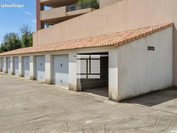 Garage/box 15 m² Bastia