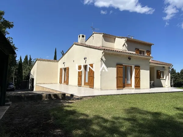 JOLI MAISON AVEC JARDIN ET BELLE VUE
