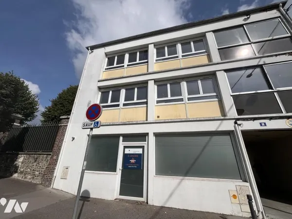 Local professionnel 1 pièce 72 m²