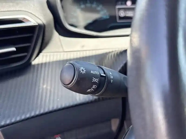 Peugeot 208 electrique 50 kwh 136ch — photo 21