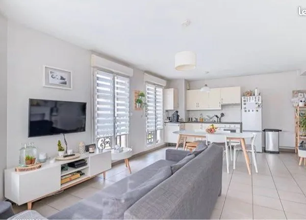 À VENDRE - Appartement T3 de 70 m² avec parking sécurisé - À proximité du Parc Bordelais
