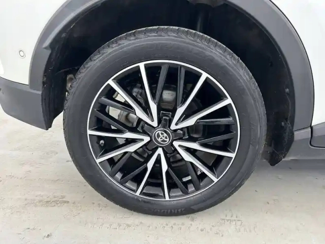 Toyota C-Hr pro hybride 122h — photo 52