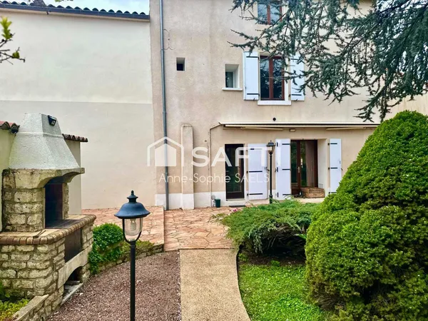 Maison familiale, jardin, piscine et double garage
