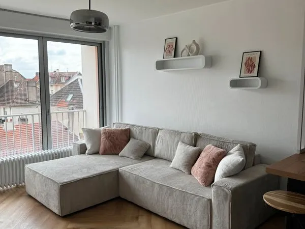 Studio de standing refait à neuf (Chauffage, Parking et Cave Inclus) - Quartier Sainte-Thérèse, Metz