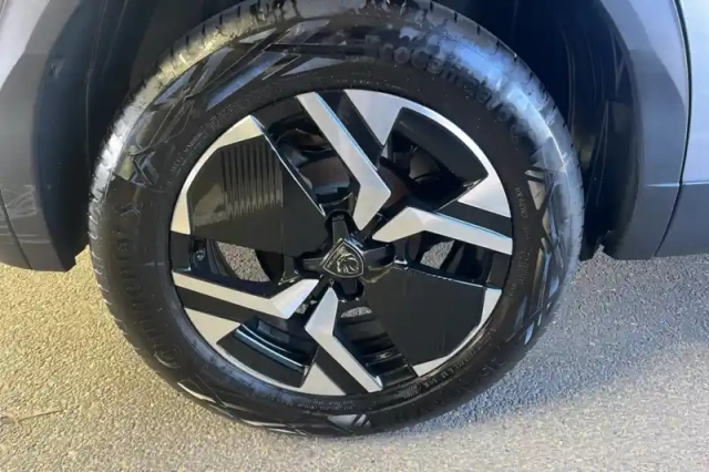 Peugeot 2008 hybrid 136 e-dcs6 — photo 63
