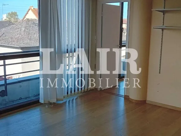 Local 4 pièces 74 m²