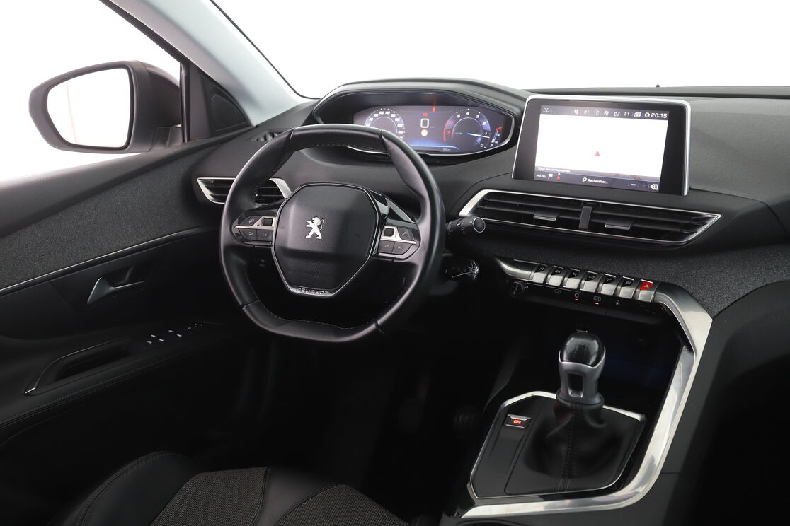Peugeot 3008 1.2 PureTech Allure — photo 12