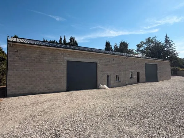 Local 200 m² AUREIL