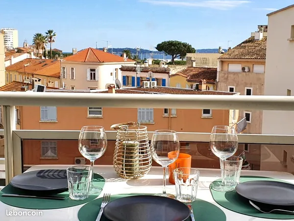 Ste Maxime hyper ctre T3 meublé terrasse vue mer