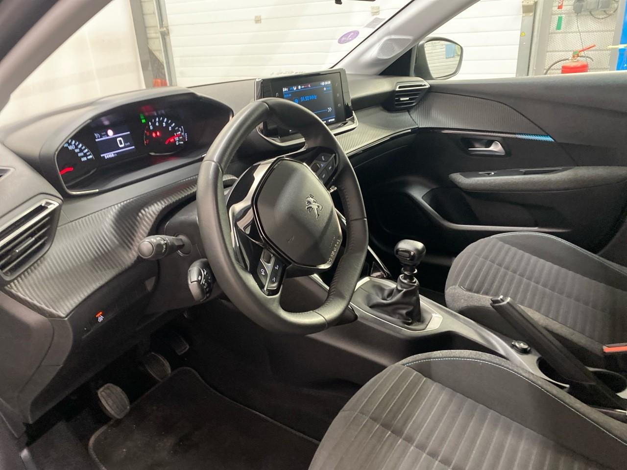 Peugeot 208 puretech 100 s&s bvm6 style — photo 9
