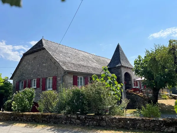 MAGNIFIQUE GRANGE RENOVEE AVEC SES 2 GÎTES