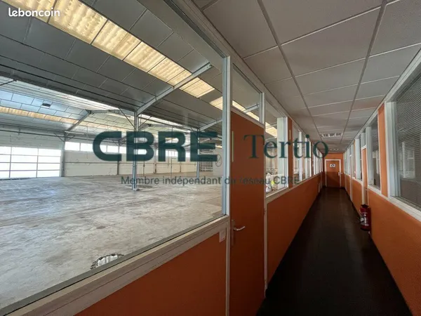 LOCAL D'ACTIVITE 2032 m² SAINT PIERRE DES CORPS