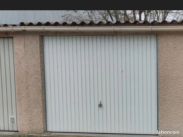 Location garage sécurisé en extérieur
