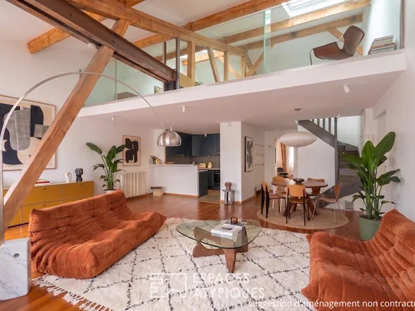 Un loft sous les toits, au coeur du Paris historique