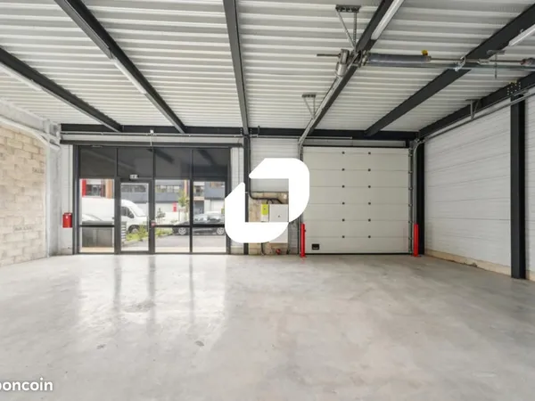 Local d'activité 5 370 m²