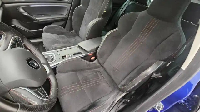 Renault Megane mégane iv berline e-tech plug-in hybride 160 — photo 31