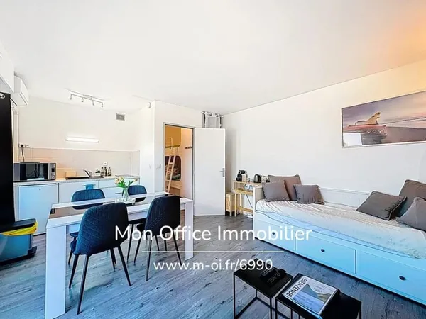 Référence : 6990-Les. - Studio Cabine Vue Mer Rénové À Vendre À Cavalaire Sur Mer