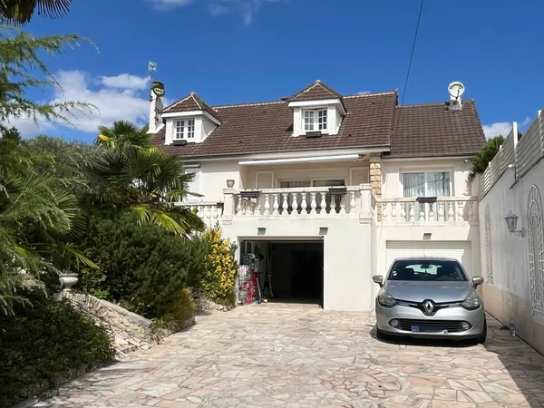 Maison 4 pièces 180 m²