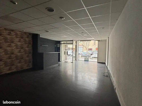 Bureau 87 m²