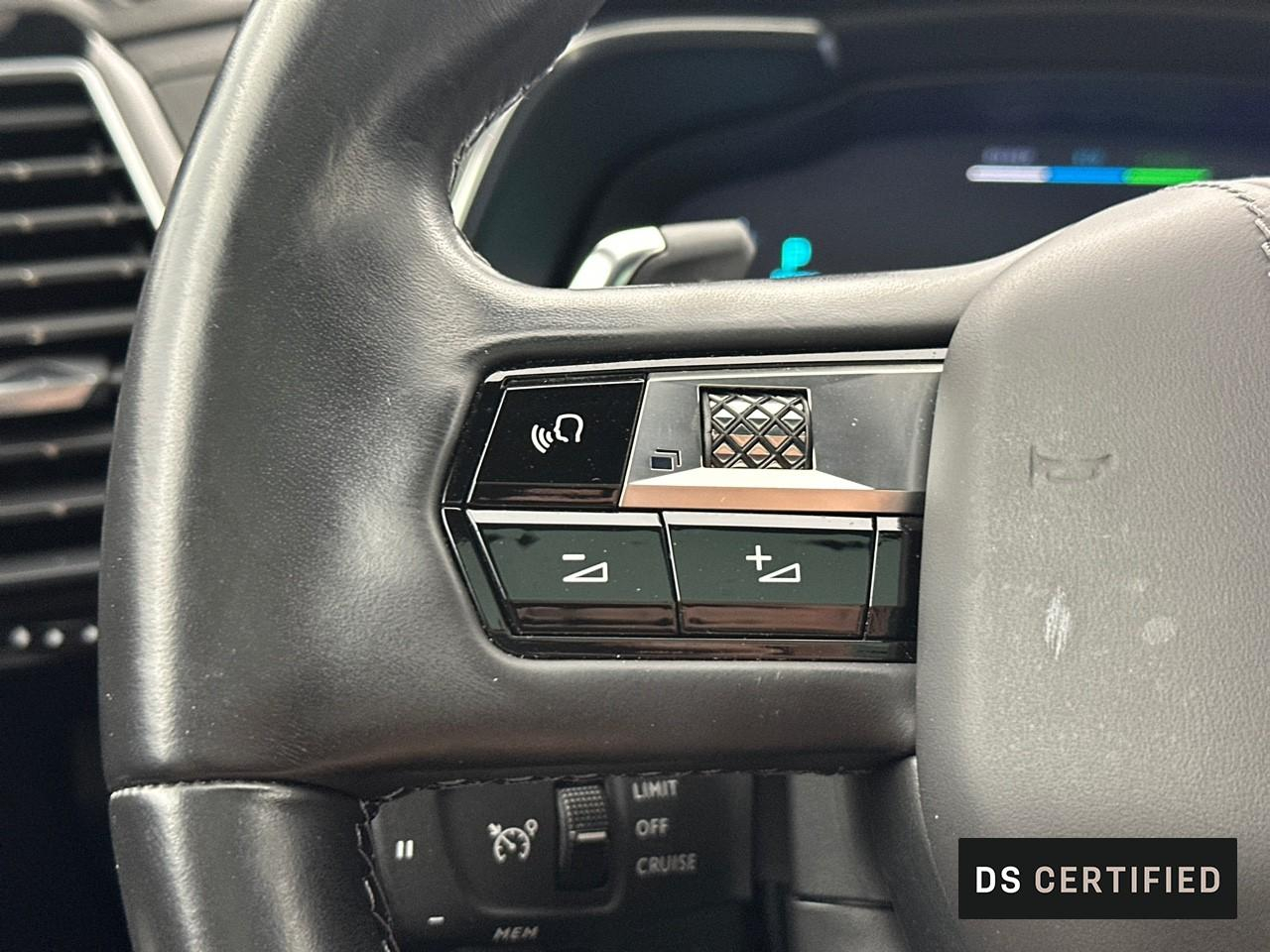 Ds Ds 7 crossback crossback hybride e-tense 300 eat8 4x4 rivoli — photo 21
