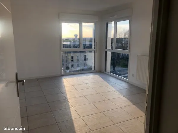 Magnifique Appartement T2 Récent avec Balcon & Parking - Talence (Proche Bordeaux)