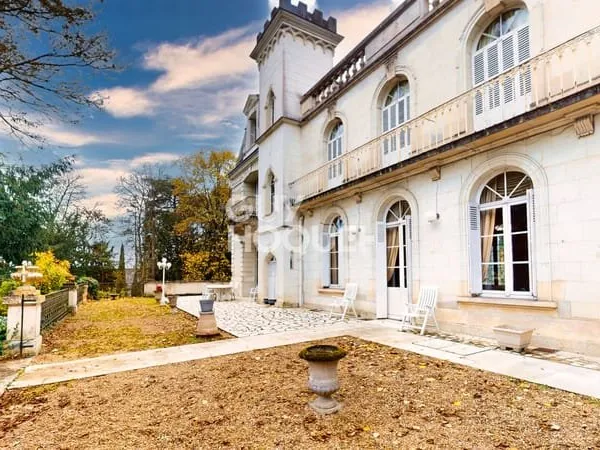 Demeure de prestige Saint Cyr Sur Loire 700 m2